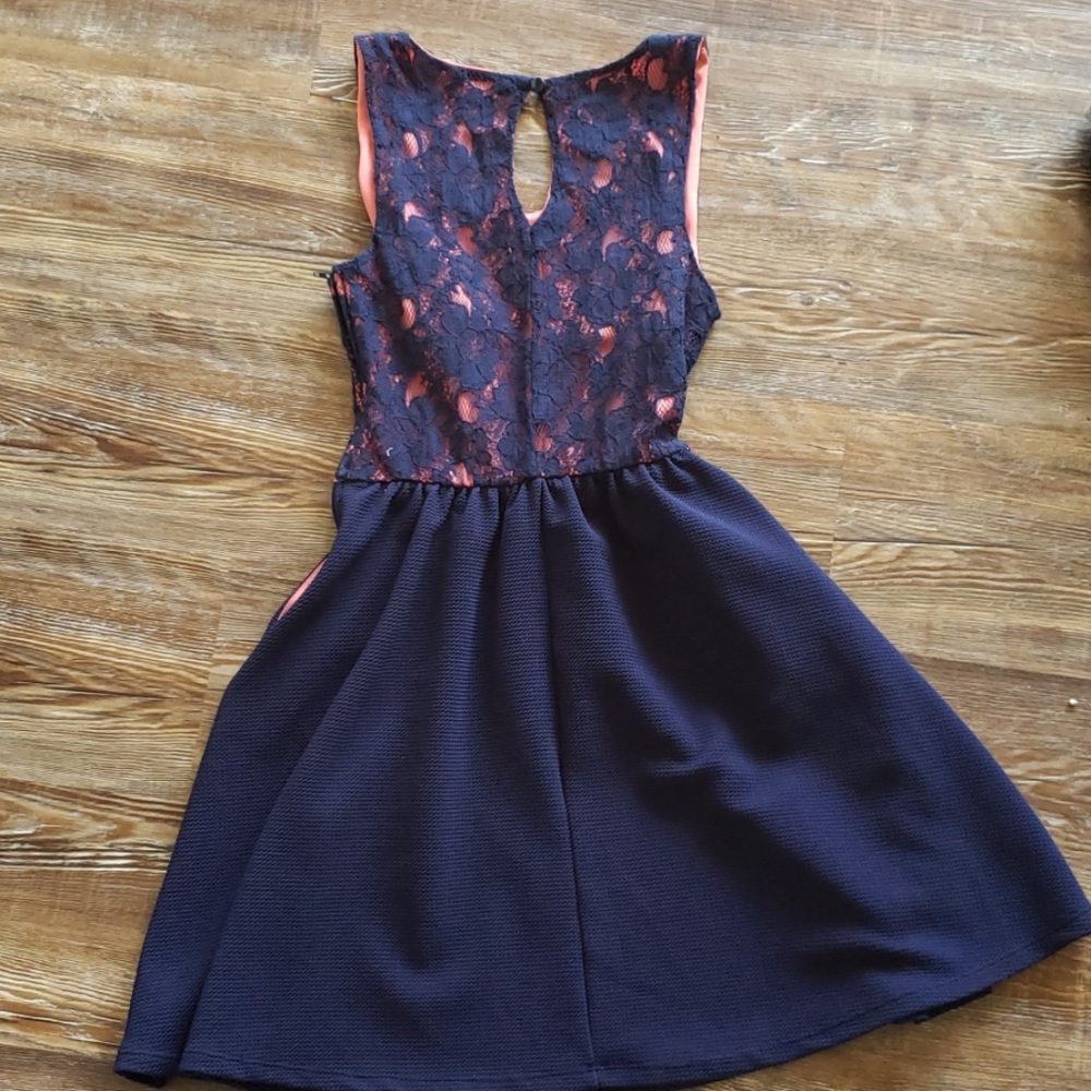 Dress - Picture 4 of 4